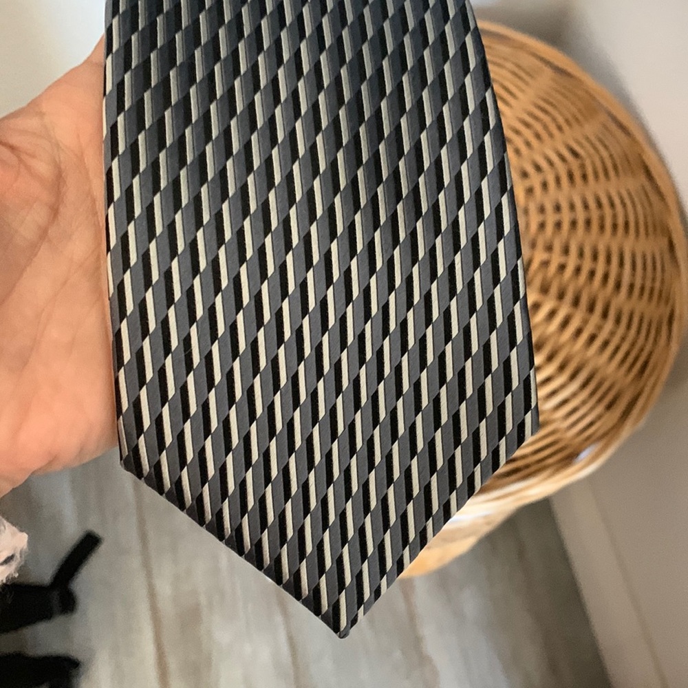 Vintage David Taylor 100% silk men’s tie preowned